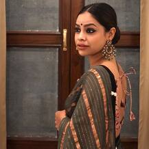 Sumona Chakravarti goes BOLD and looks BEAUTIFUL