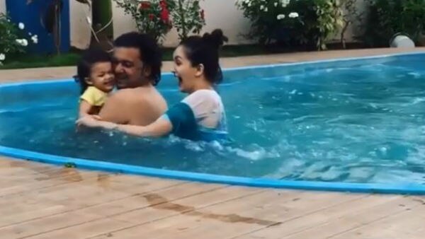 WATCH: TV actress Chahatt Khanna chilling in pool with her hubby & baby girl is too adorable for words!  WATCH: TV actress Chahatt Khanna chilling in pool with her hubby & baby girl is too adorable for words!