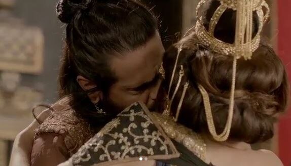 PRITHVI VALLABH: Steamy LIP-LOCK between Sonarika Bhadoria and Ashish Sharma PRITHVI VALLABH: Steamy LIP-LOCK between Sonarika Bhadoria and Ashish Sharma