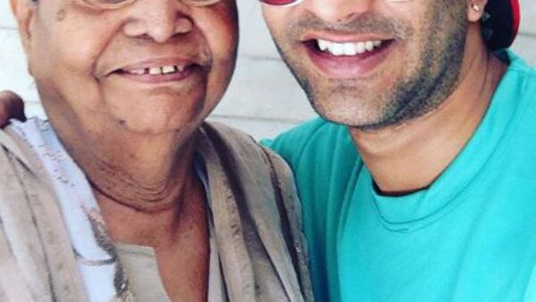 Ex Bigg Boss contestant Akash Dadlani shares an adorable pic with his 90-year-old grandmother!  Ex Bigg Boss contestant Akash Dadlani shares an adorable pic with his 90-year-old grandmother!