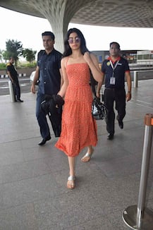 PHOTOS: Sridevi's younger daughter Khushi Kapoor opts for a perfect summer dress at the airport!