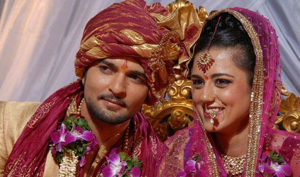 TV couple Raqesh Bapat & Ridhi Dogra celebrate 7th WEDDING ANNIVERSARY! Share heartwarming post for each other! TV couple Raqesh Bapat & Ridhi Dogra celebrate 7th WEDDING ANNIVERSARY! Share heartwarming post for each other!