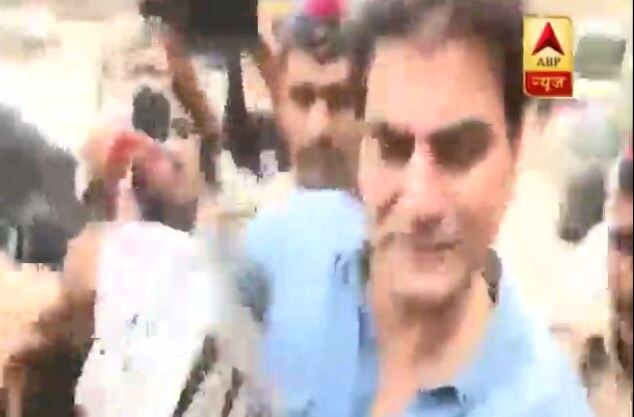 IPL BETTING CASE: Arbaaz Khan appears before Thane Anti-Extortion Cell IPL BETTING CASE: Arbaaz Khan appears before Thane Anti-Extortion Cell