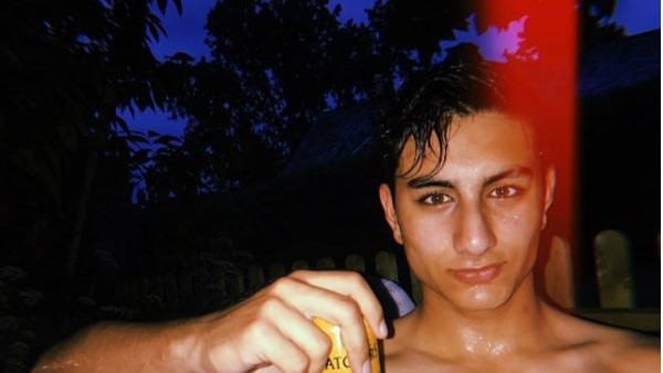 Ibrahim Ali Khan trolled for having beer on Eid as shirtless star-son chills inside a pool! Ibrahim Ali Khan trolled for having beer on Eid as shirtless star-son chills inside a pool!