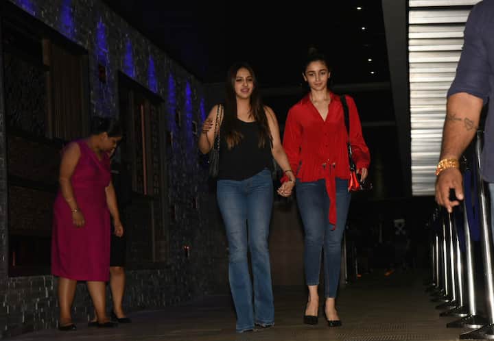 Alia Bhatt who is currently basking in the glory of 'Raazi' stepped out for a dinner date with her bestie Akanksha Ranjan Kapoor
