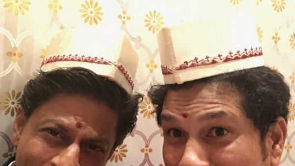 Sachin Tendulkar gives a filmy caption to this latest selfie he clicked with SRK! Sachin Tendulkar gives a filmy caption to this latest selfie he clicked with SRK!