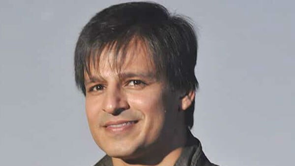 London Mayor praises Vivek Oberoi at Indo-UK awards London Mayor praises Vivek Oberoi at Indo-UK awards