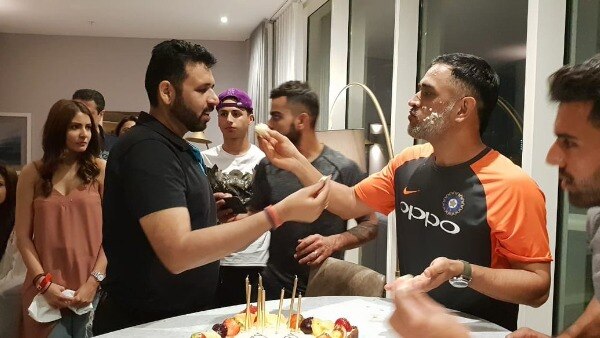 MS Dhoni turns 37: Anushka, Virat celebrate Mahi's birthday (SEE PICS & VIDEOS) MS Dhoni turns 37: Anushka, Virat celebrate Mahi's birthday (SEE PICS & VIDEOS)