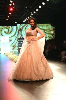 Mommy-to-be Sania Mirza flaunts her huge BABY BUMP on a Magazine cover!