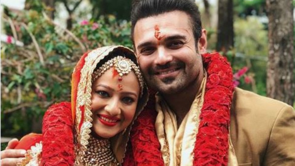 FIRST PICS OUT! Mithun Chakraborty’s son Mahaakshay gets MARRIED to Madalsa Sharma! FIRST PICS OUT! Mithun Chakraborty’s son Mahaakshay gets MARRIED to Madalsa Sharma!