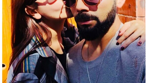 Anushka Sharma kisses hubby Virat Kohli & internet is melting as Virushka are back with their PDA! Anushka Sharma kisses hubby Virat Kohli & internet is melting as Virushka are back with their PDA!