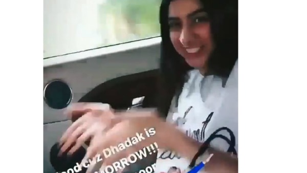 Khushi Kapoor does Janhvi-Ishaan's 'Zingaat' dance from 'Dhadak' & it's winning the internet! Khushi Kapoor does Janhvi-Ishaan's 'Zingaat' dance from 'Dhadak' & it's winning the internet!