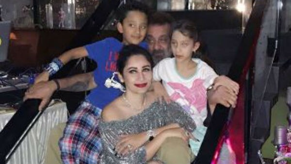 Sanjay Dutt's wife Maanayata celebrates her 40th birthday with family & friends[INSIDE PICS] Sanjay Dutt's wife Maanayata celebrates her 40th birthday with family & friends[INSIDE PICS]