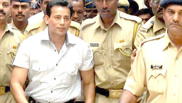 Sanju: Abu Salem sends legal notice to the makers for 'defamatory' remarks Sanju: Abu Salem sends legal notice to the makers for 'defamatory' remarks