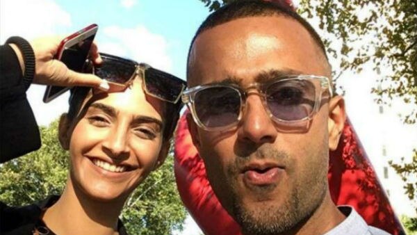 Sonam Kapoor has a special birthday cake for husband Anand Ahuja! Sonam Kapoor has a special birthday cake for husband Anand Ahuja!