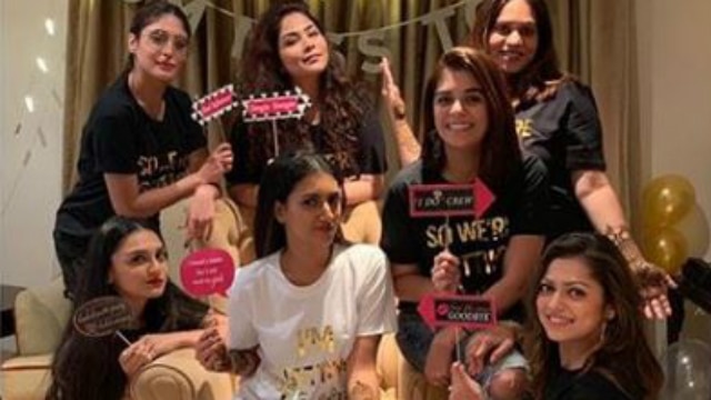 Additi Gupta's mehendi-cum-bachelorette bash: Bride-to-be with Drashti Dhami, Kritika Kamra & others have a blast! PICS & VIDEOS! PICS-VIDEOS: Bride-to-be Additi Gupta's fun-filled mehendi-cum-bachelorette bash with Drashti, Kritika & other buddies!