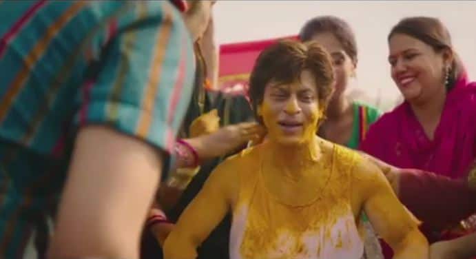 The teaser of the song was unveiled on Monday. In the teaser, haldi is being applied to SRK when his friend, played by Zeeshan Ayyub, informs him that Babita Kumari will be performing at a mall. 