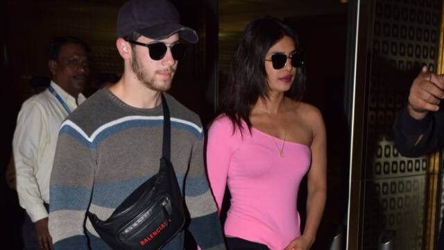 Priyanka wore an off-shoulder pink top and looked beautiful as ever. (Source- Manav Manglani)
