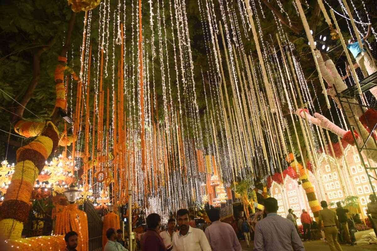 Isha Ambani Wedding: Antilia all decked up for Isha's wedding with Anand Piramal.. PICS-VIDEO Inside!