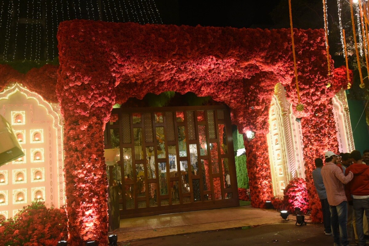 Isha Ambani Wedding: Antilia all decked up for Isha's wedding with Anand Piramal.. PICS-VIDEO Inside!