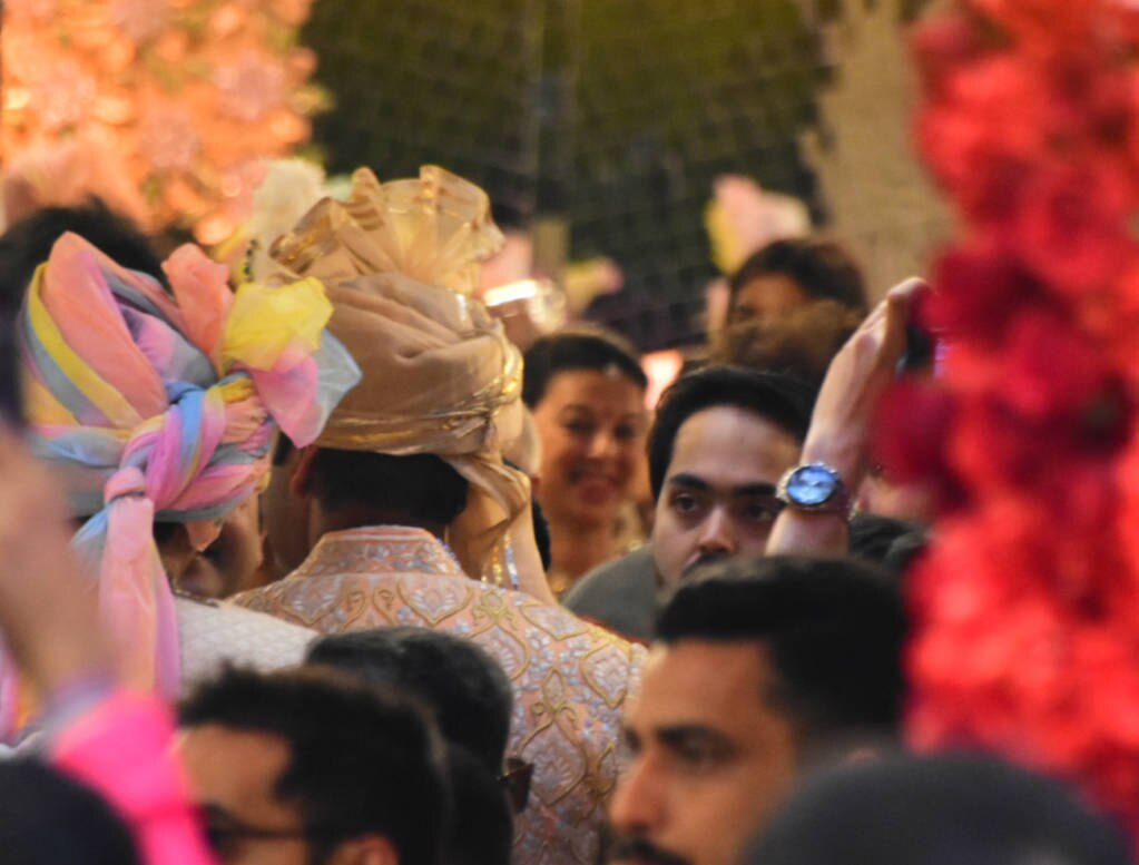 Isha Ambani Wedding: Groom Anand arrives with his lavish baaraat at Antilia!