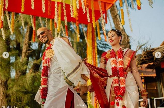 CONGRATULATIONS! ROADIES’ Raghu Ram and Natalie Di Luccio get MARRIED on a beach
