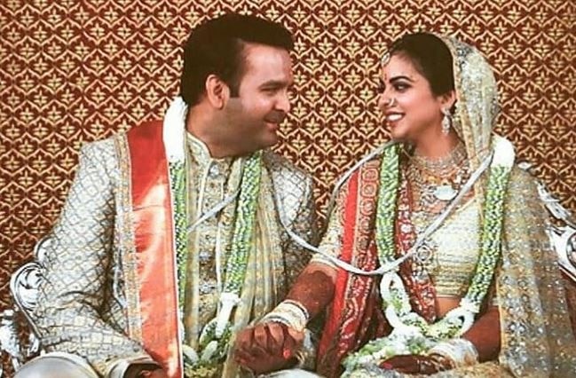 ISHA AMBANI ANAND PIRAMAL WEDDING: Here is the FIRST PICTURE of Bride Isha and Groom Anand as they get MARRIED ISHA AMBANI ANAND PIRAMAL WEDDING: Here is the FIRST PICTURE of Mr. and Mrs. Piramal