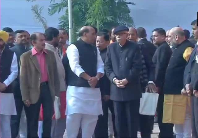 Home Minister Rajnath Singh offers prayers along with veteran BJP leader LK Advani