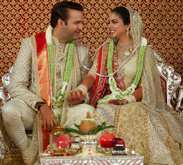 The breathtaking bride! Isha Ambani looks dazzling in first formal portrait shared from her BIG FAT WEDDING!