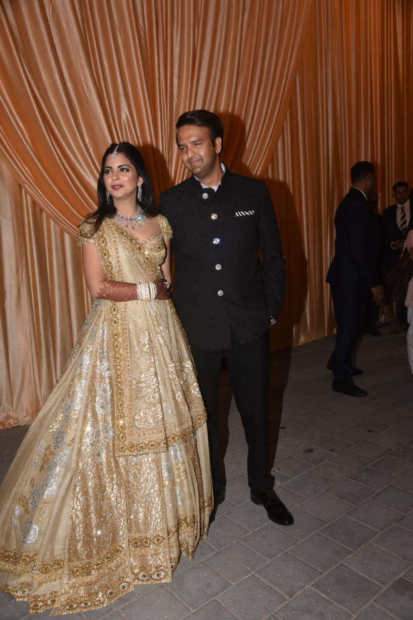 Isha Ambani-Anand Piramal wedding reception pics: Newlyweds look like a match made in heaven!