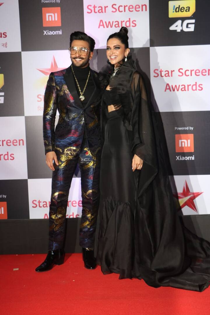 The award season has started in tinsel town. The who’s who of Bollywood including Salman Khan, Deepika Padukone, Ranveer Singh, Rekha, Alia Bhatt, Jacqueline Fernandez, Katrina Kaif graced the red carpet at Star Screen Awards 2018 that were held in Mumbai on Sunday (December 16). While everyone was decked up for the awards show, newly married couple Deepika and Ranveer stole the limelight from others. (Source- Manav Manglani)