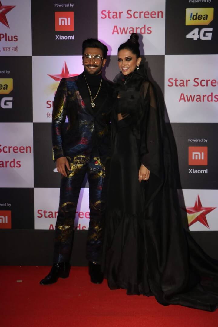 The ‘Tamasha’ actress accessorised her outfit with pearl jewellery and looked drop dead gorgeous. (Source- Manav Manglani)