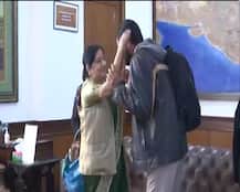 PICTURES: Emotional Hamid Ansari Cries As He Meets Sushma Swaraj, Mother Says “Mera Bharat Mahaan”
