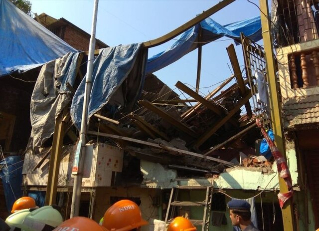 Mumbai: 3 dead, 8 injured after under-construction building collapse in Goregaon Mumbai building collapse: 3 dead, 8 injured after under-construction building collapse in Goregaon