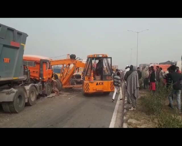 Haryana: 50 cars ram into each other in Jhajjar due to dense fog, 7 dead 50 cars ram into each other in Jhajjar due to dense fog, 7 dead