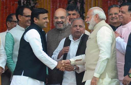 Desh Ka Mood: Narendra Modi set to return to power with 291 seats in 2019 if no SP-BSP alliance in UP Desh Ka Mood: Narendra Modi's BJP set to return to power in 2019 elections if no SP-BSP alliance is formed in UP