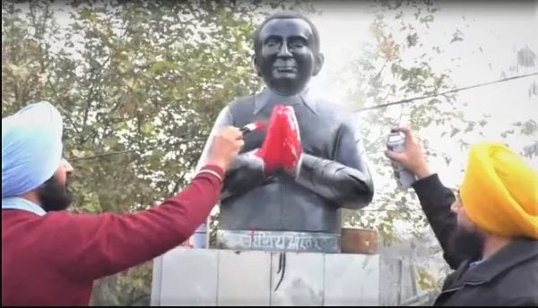 Former PM Rajiv Gandhi's statue vandalised in Ludhiana Former PM Rajiv Gandhi's statue vandalised in Ludhiana