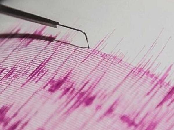 Earthquake in Jammu and Kashmir: Slight tremors felt in the valley Earthquake in Jammu and Kashmir: Slight tremors felt in the valley