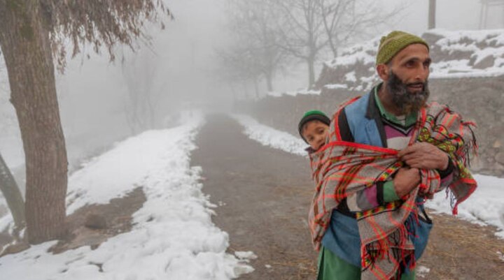 Coldest December night in Srinagar in 28 years, people shivered at -7.6 degree Celsius Coldest December night in Srinagar in 28 years, people shiver at -7.6 degree Celsius