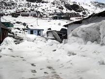 Indian Army rescues 2500 tourists after heavy snowfall near Sikkim’s Nathu La
