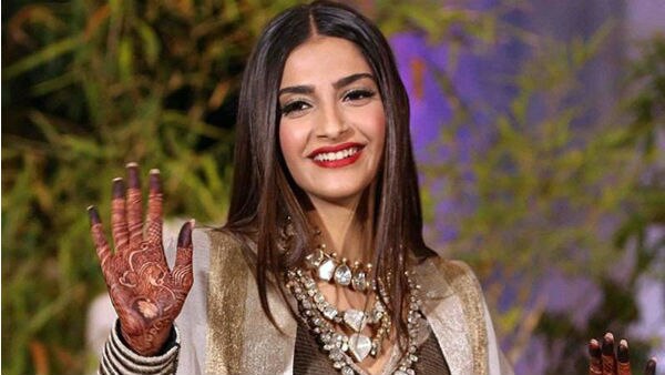 'Ek Ladki Ko Dekha Toh Aisa Laga' actress Sonam Kapoor: I'm a huge advocate for LGBTQI rights!  'Ek Ladki Ko Dekha Toh Aisa Laga' actress Sonam Kapoor: I'm a huge advocate for LGBTQI rights!