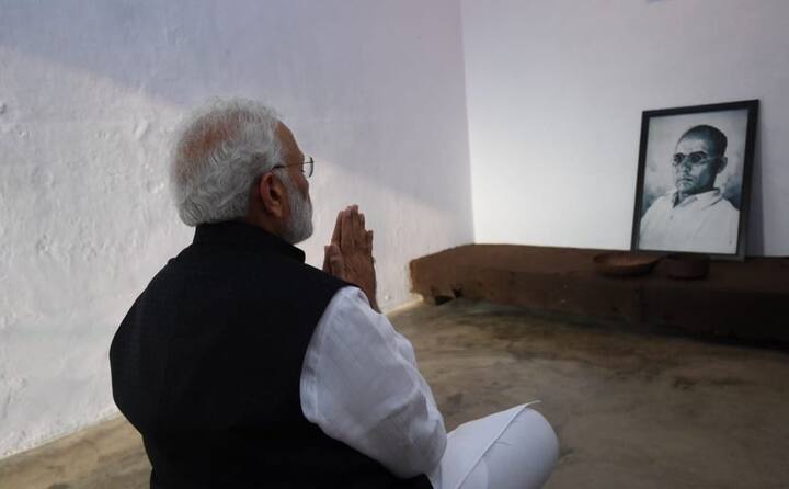 Vinayak Damodar Savarkar, a political leader and practitioner of Hindu philosophy, was imprisoned by the Britishers and moved to the Cellular Jail in 1911. The prime minister sat down on the floor of the cell, in front of Veer Savarkar's photograph, with his eyes closed and hands folded for some time. PIB Photo