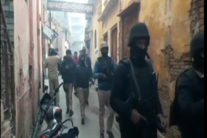 NIA conducts fresh raids in Delhi, Amroha; 5 suspects arrested NIA conducts fresh raids in Delhi, Amroha; 5 suspects arrested