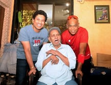 \'Boycott govt programmes for not giving Achrekar state funeral\': Sena tells Tendulkar