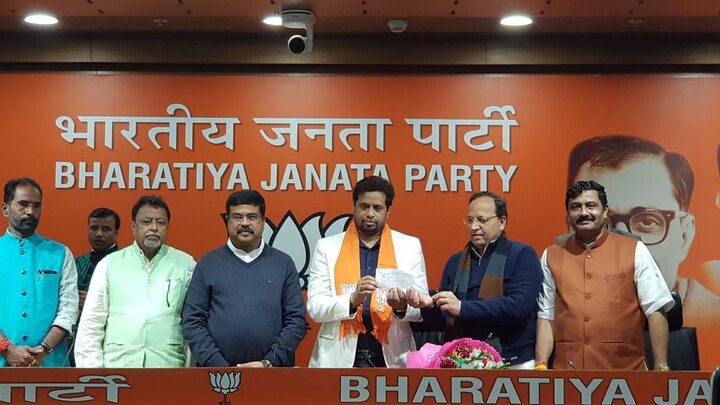 Lok Sabha election 2019: Fearing TMC might deny him ticket, its MP Saumitra Khan joins BJP Lok Sabha election 2019: Fearing TMC might deny him ticket, its MP Saumitra Khan joins BJP