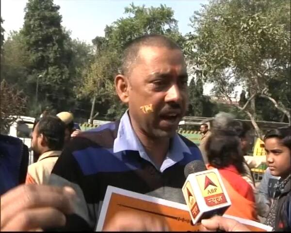 The protesters who raised slogans outside the apex court were detained by the police and were taken to the police station