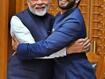 Ranveer Singh gets a Jaadoo ki Jhappi from PM Narendra Modi