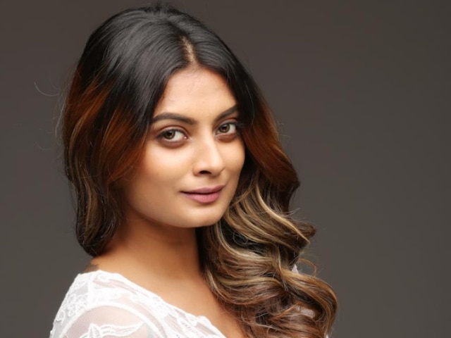 Twinkle Kapoor aka Chitra Kadam talks about her debut film \'Banjara\' and  a LOT MORE!