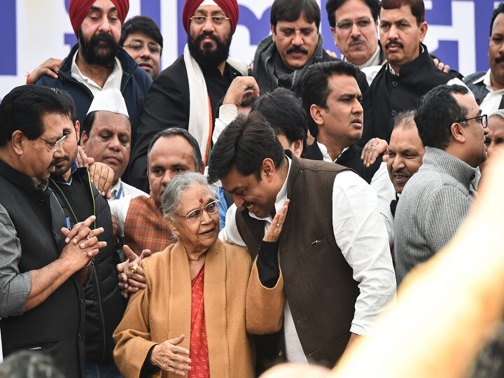 Sheila Dikshit takes charge as Delhi Congress chief Rejects speculations about ‘talks’ of AAP alliance Tytler given front seat by Congress at Sheila Dikshit's coronation ceremony