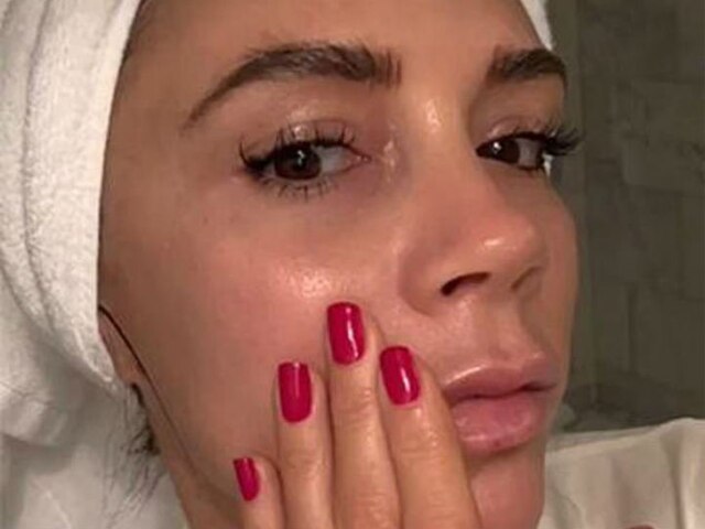 SAY WHAT! This FAMOUS celebrity uses moisturiser made from her blood Victoria Beckham uses moisturiser made from her blood
